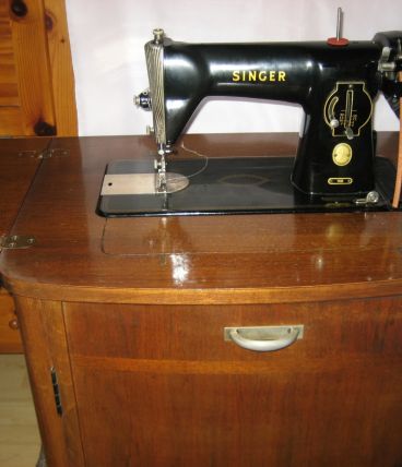 ANCIENNE MACHINE A COUDRE SINGER