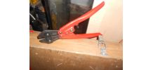 Pince coupe boulon