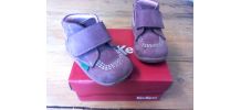 Kickers rose foncé à scratch modèle BILOU - taille 20