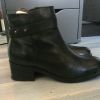 Bottines en cuir noir 