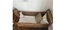 lit enfant en rotin vintage