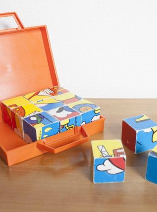 une boîte à cubes