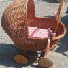 Ancienne poussette rotin