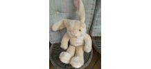 Lapin blanc en Peluche