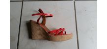 Nu-pieds compensés corail