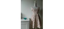 Robe patineuse fleurie à volants