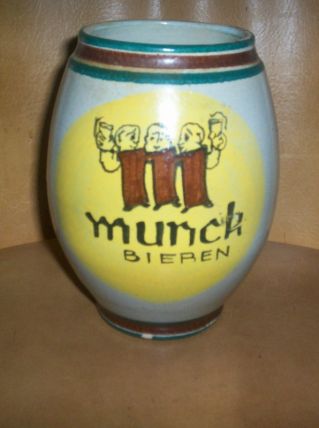 ANCIENNE GROSSE CHOPE CERAMIQUE BIERE MUNK SIGNEE P.E.R. 