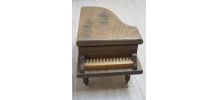 boîte à musique et bijoux en forme de piano 