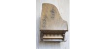 boîte à musique et bijoux en forme de piano 