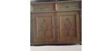 Meuble bas en bois peint jaune