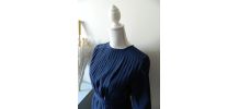 Robe plissée col bateau bleu marine vintage 50's