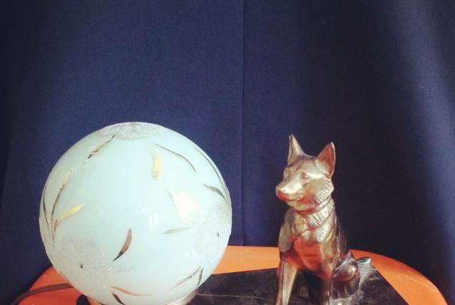 Lampe veilleuse chien. Art Deco