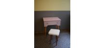 Coiffeuse vintage pieds compas