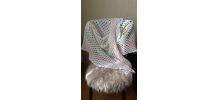 Plaid au crochet vintage en laine pastel