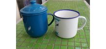 deux tasses tole emaillées