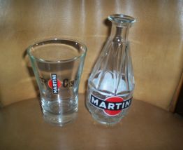 LOT BISTROT PICHET + VERRE + SEAU GLACONS PUBS 