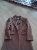 lot de vestes, jupes, pantalons, hauts