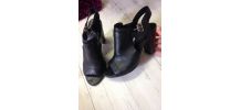 Chaussures à talon en cuir noir