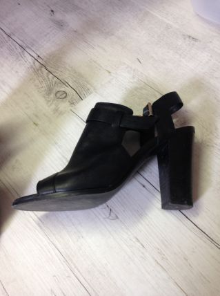 Chaussures à talon en cuir noir