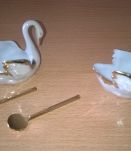 Salière et poivrière anciennes avec dorures en porcelaine de Limoges