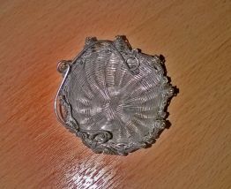 Panier miniature pour poupée ancienne en métal argenté, à voir!