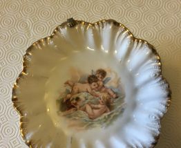 Assiettes faïence 1900 Chérubins, anges Britannia 