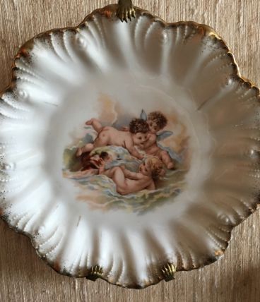 Assiettes faïence 1900 Chérubins, anges Britannia 