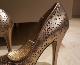 Grands escarpins 