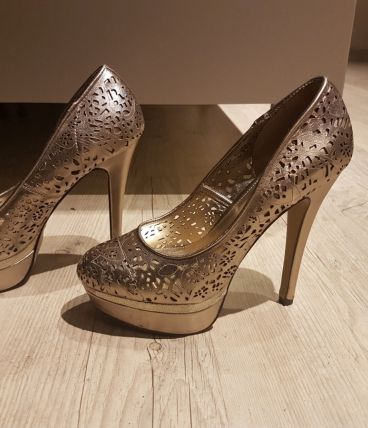 Grands escarpins 