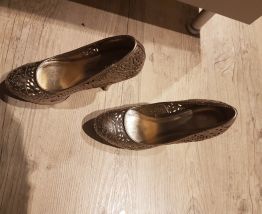 Grands escarpins 
