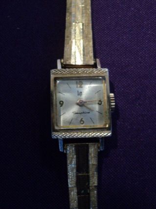 montre ancienne lip dauphine plaqué or .fonctionne