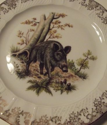 jolie assiette sanglier en porcelaine de Limoges