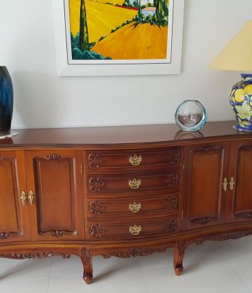 buffet en excellent état en provenance d’Indonésie