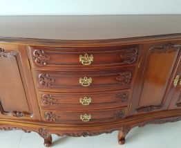 buffet en excellent état en provenance d’Indonésie