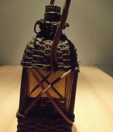 ancienne bouteille osier pour armagnac