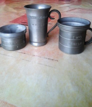 Petit doseur en Etain Whisky