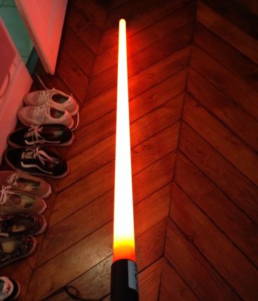 Lampe tube rouge