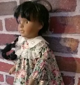 " Léa " poupée en porcelaine rétro