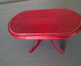 Petite table pour vitrine miniature