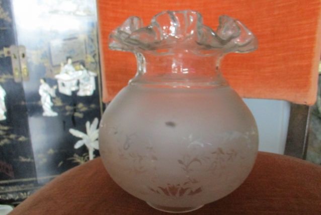 Lot de 4 globes en verre gravé