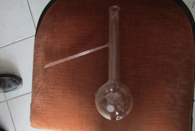 3 Ballons en verre à distiller Pyrex 250 ml