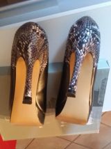 ESCARPINS CUIR T. 40