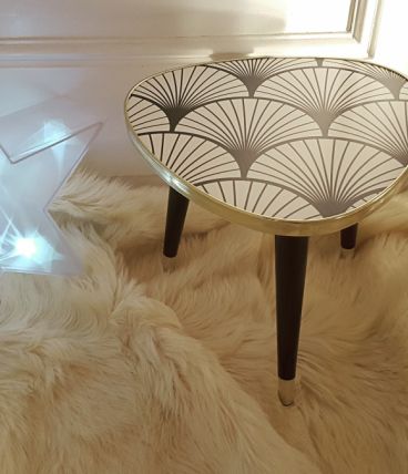 Petite table tripode noir et dorée