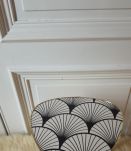 Petite table tripode noir et dorée