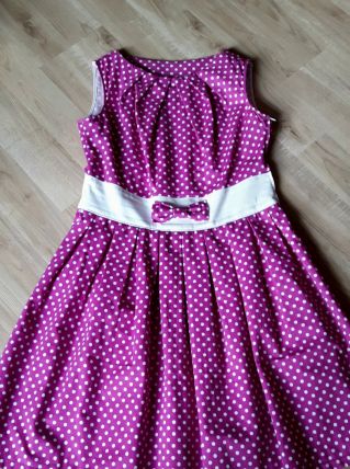Robe rose à pois