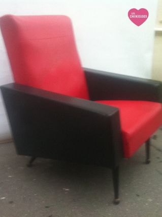 Fauteuil skaï rouge et noir 1960