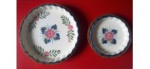 Deux jolis moules à tarte dans leurs panières en osier - vintage