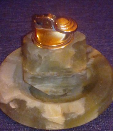 Briquet et cendrier