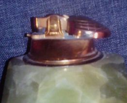 Briquet et cendrier