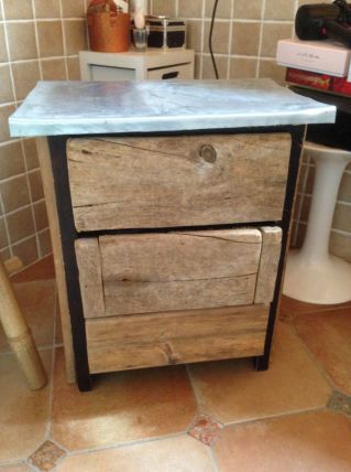 Meuble bas customisé avec bois de récup' et zinc